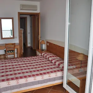  Apartment Residenza Turistico Alberghiera Le Poste Del Pianone Italien